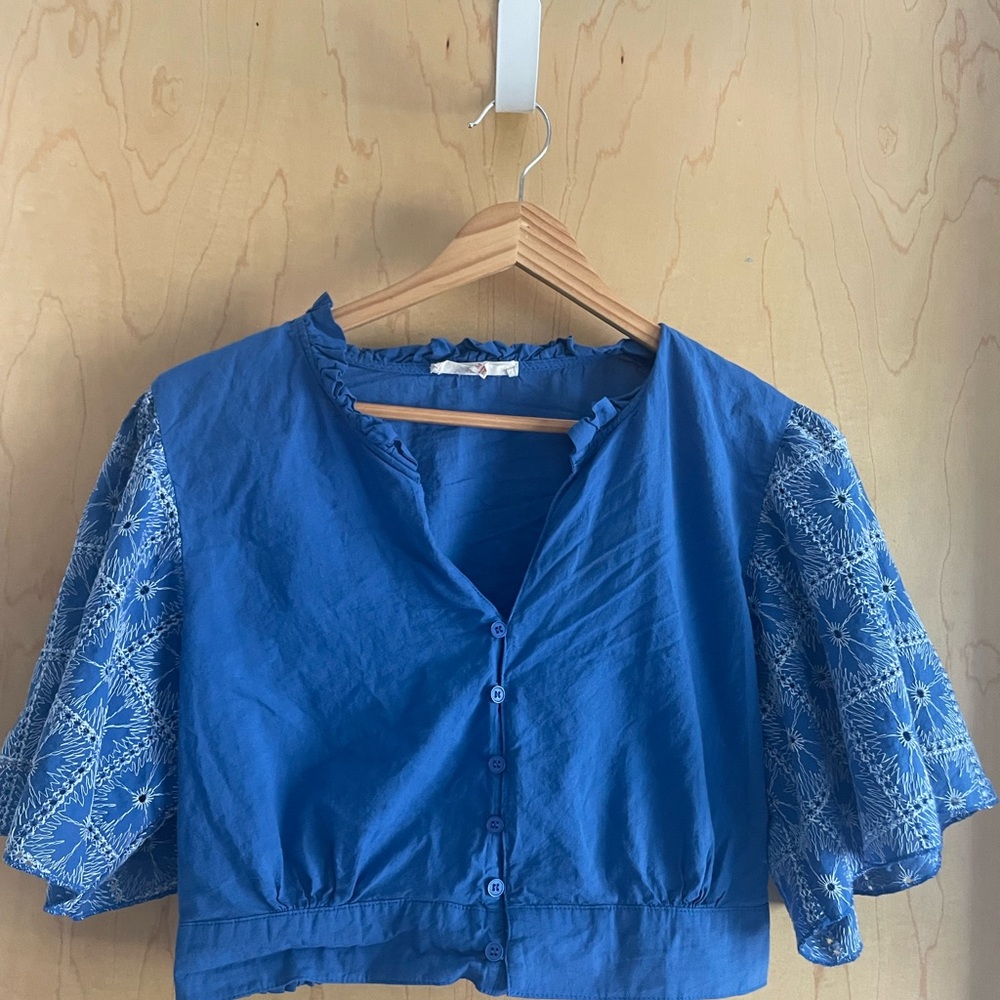 Solitaire Blue Women's Top with Lace Sleeves